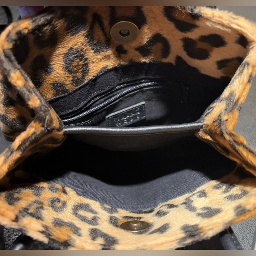 Y2K Nine West Cheetah Print Faux Fur Bucket Shoulder Bag - Picture 5 of 6